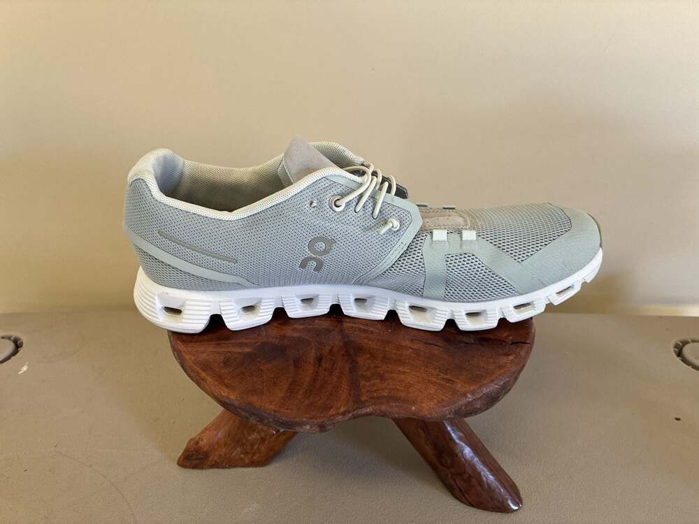 9.5 On Cloud 5 Women's Running Shoes in Glacier/Surf - Picture 4 of 6